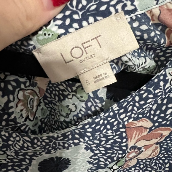 Floral blouse 🌸 - Picture 3 of 3